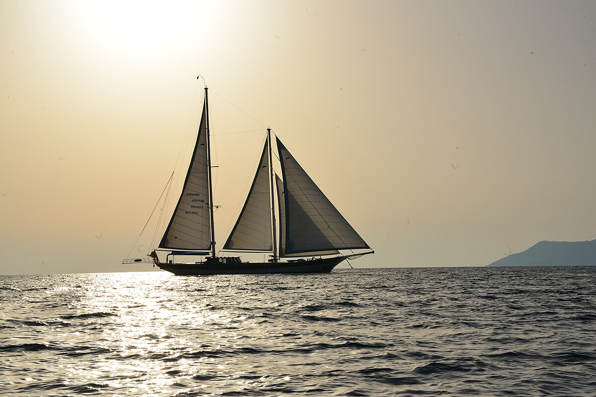 Kayhan-Kaptan-and-Sunset.jpg