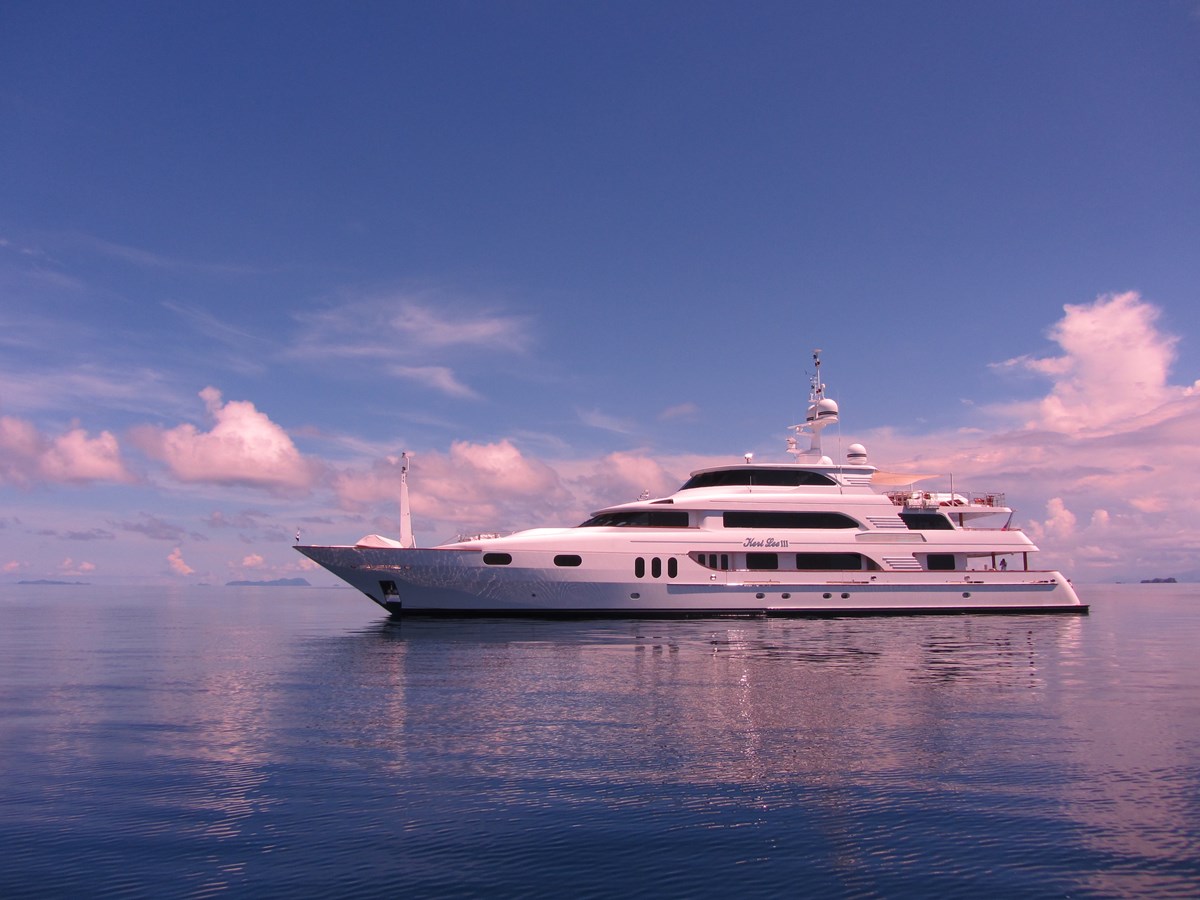 Keri Lee III - exterior.jpg