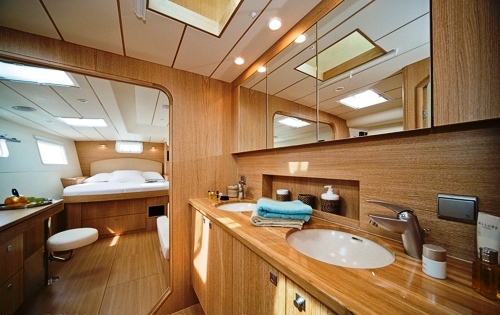 LA_PERLA_Port_Aft_Cabin.jpg