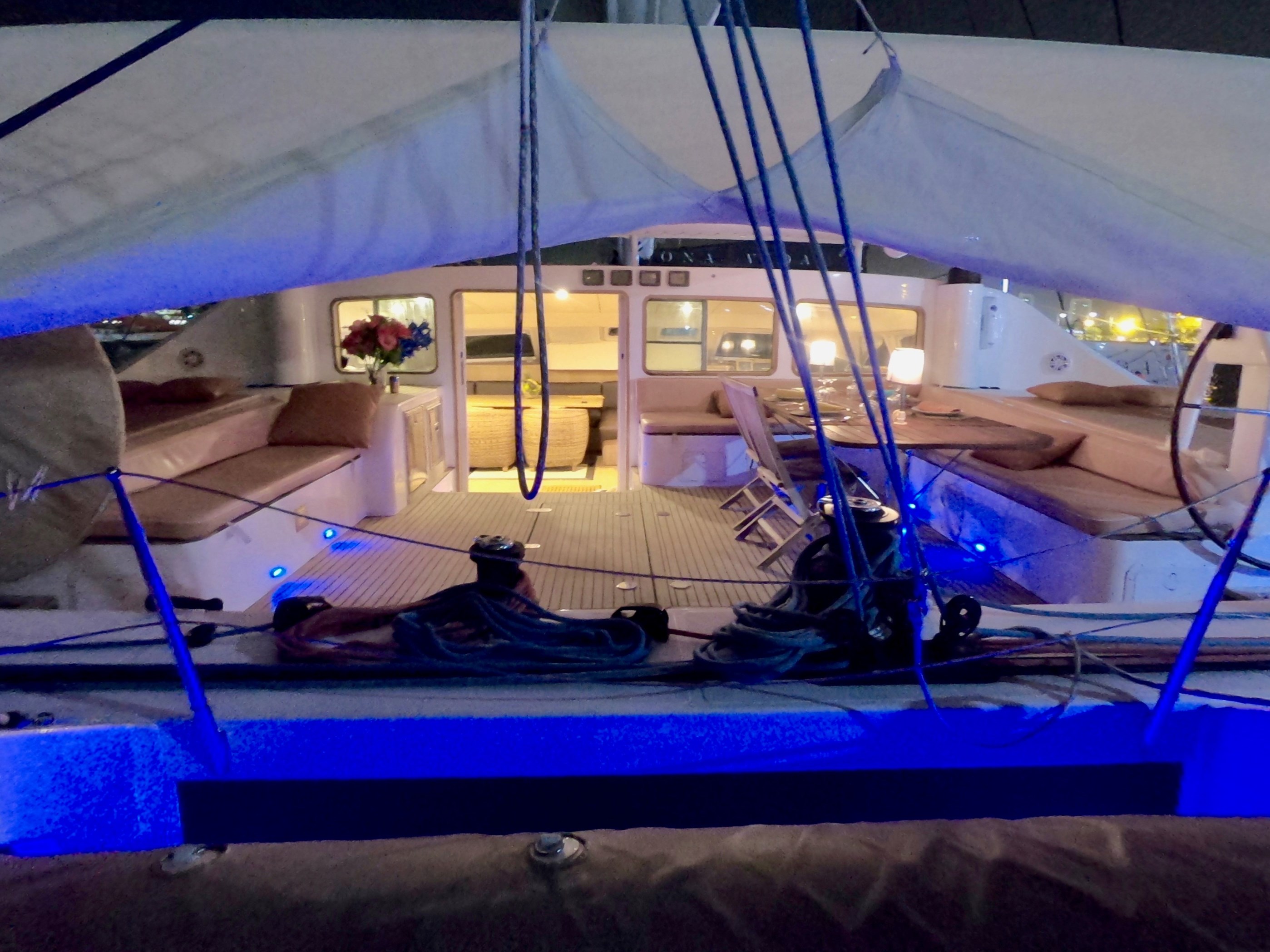 LA_PERLA_cockpit_night.jpg