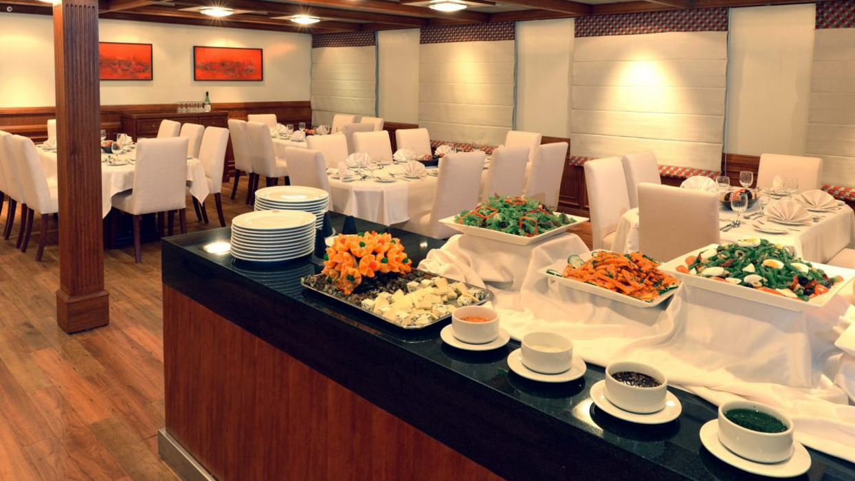 Large dining space.jpg