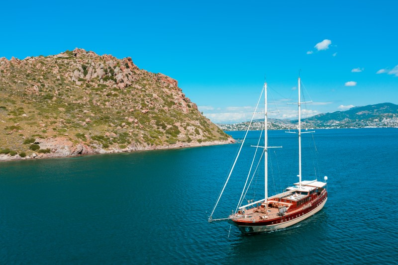 Let's Dance yacht.jpg