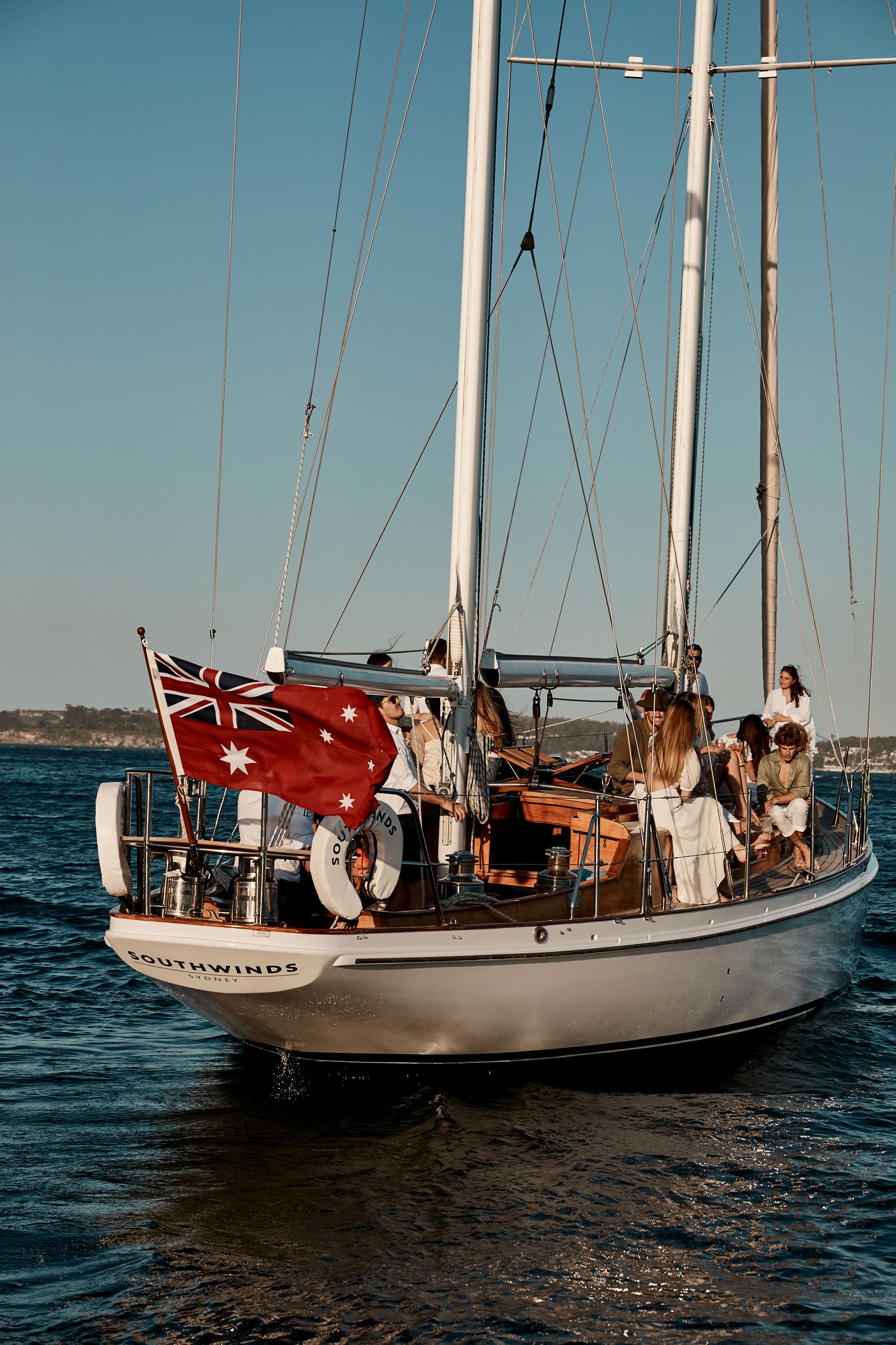 Lifestyle - Stern Sails Away.jpg