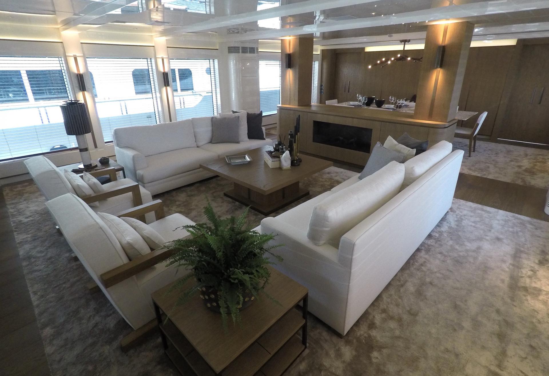 Liquid-Sky-yacht-main-salon.jpg