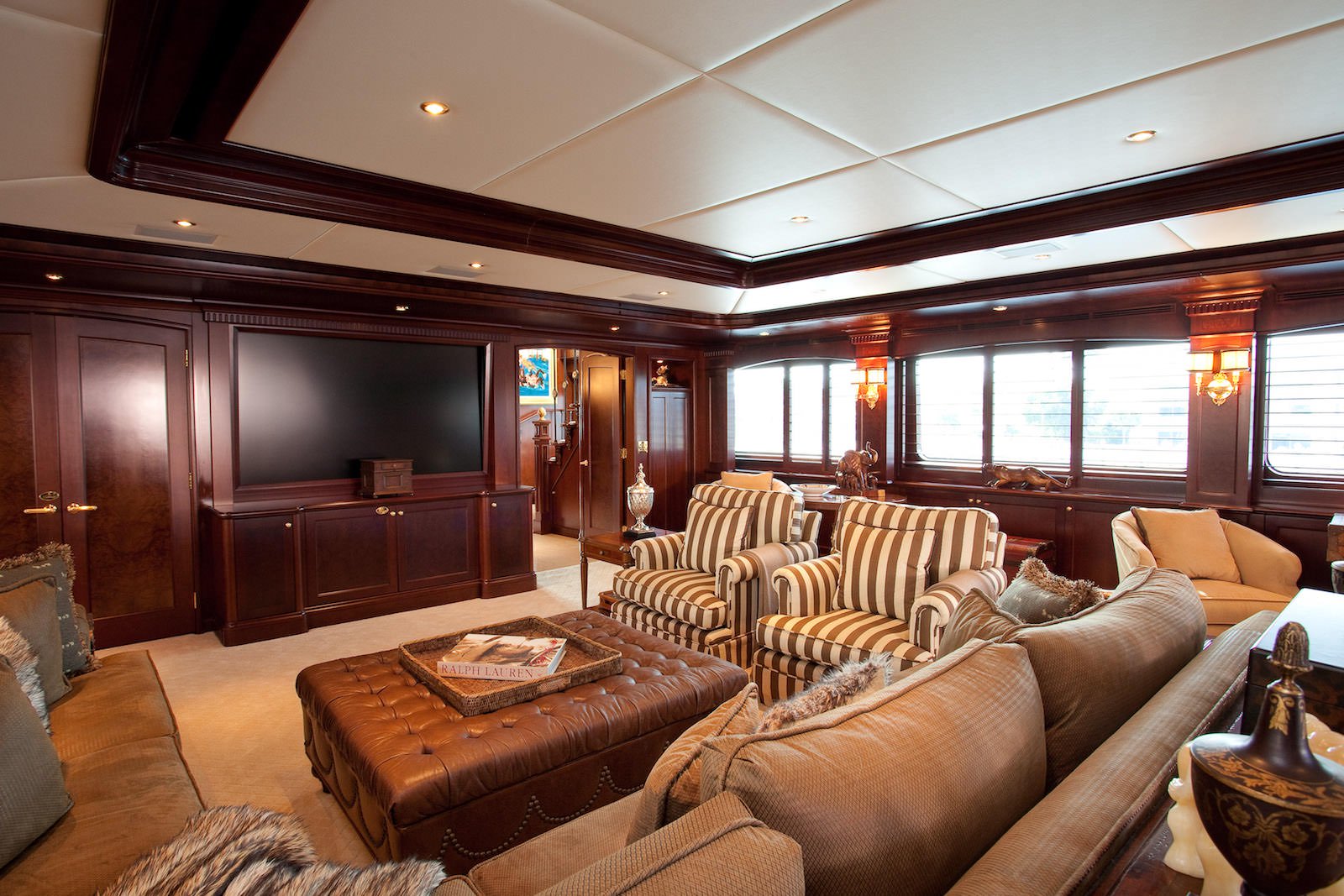 Lounge 8.jpg