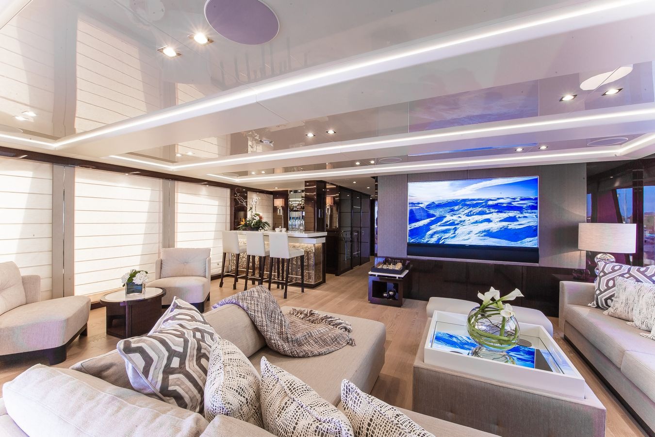 Lounge and bar.jpg