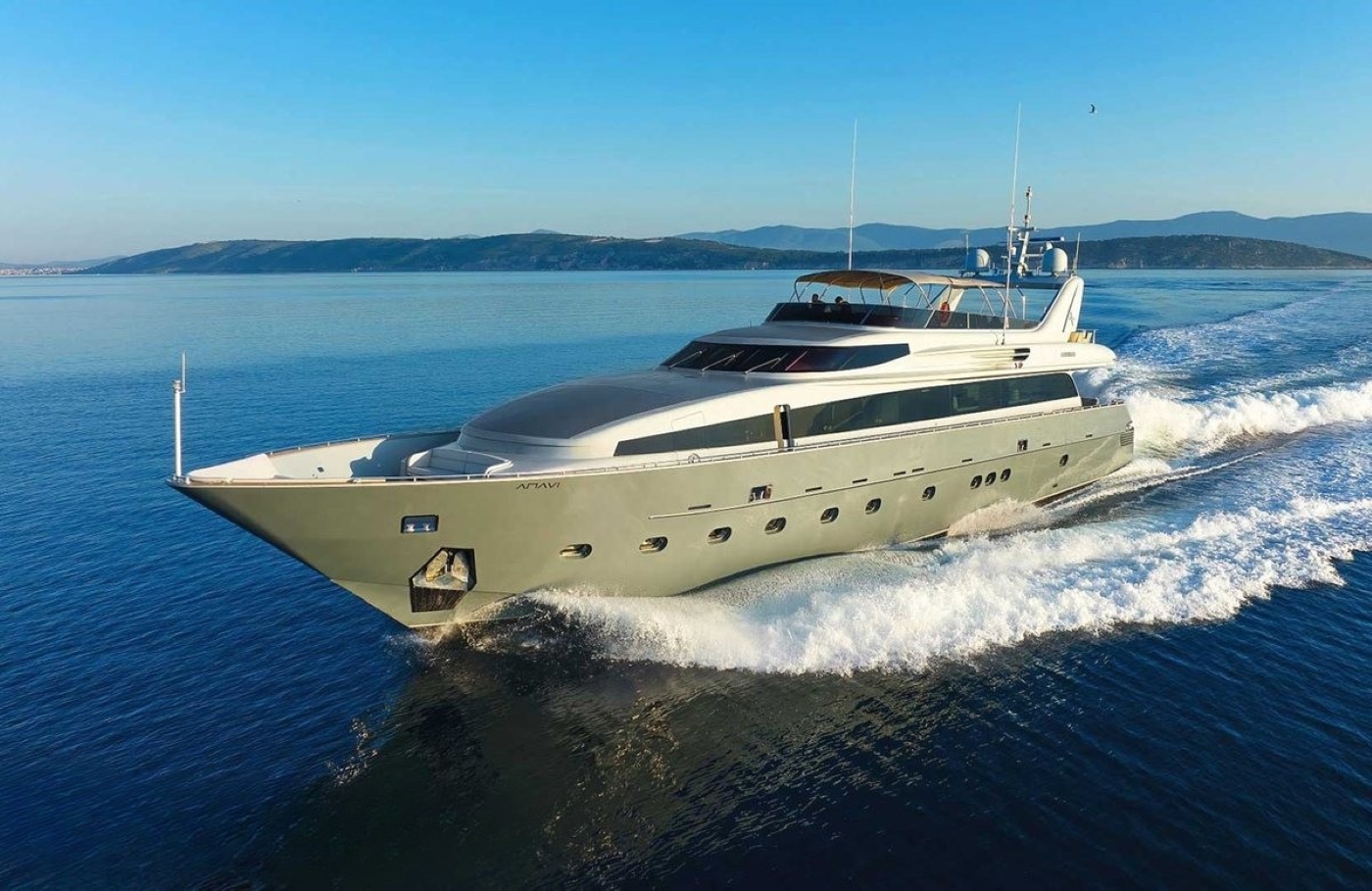 Luxury Superyacht ANAVI.jpg