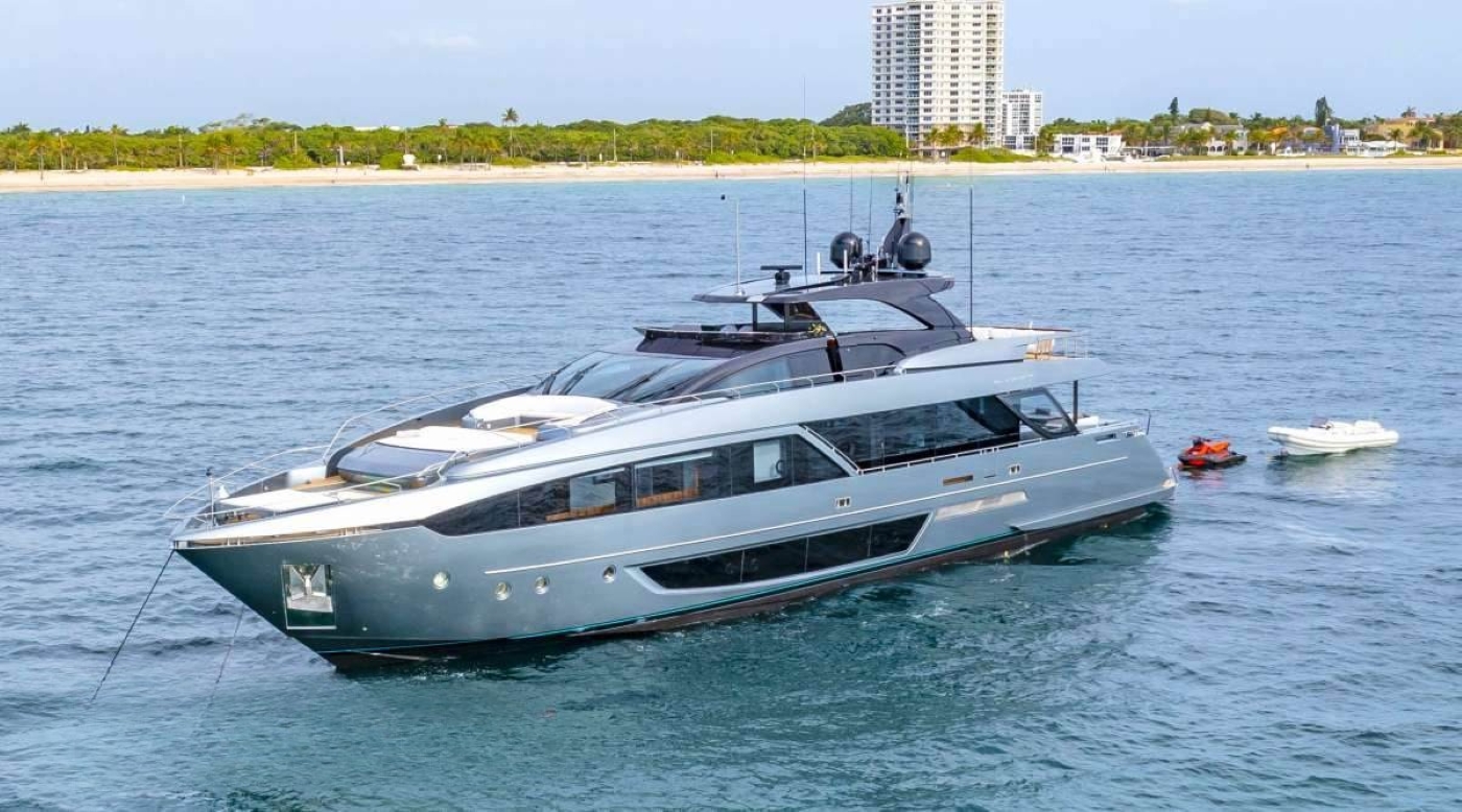 Luxury Superyacht NO SURRENDER.jpg