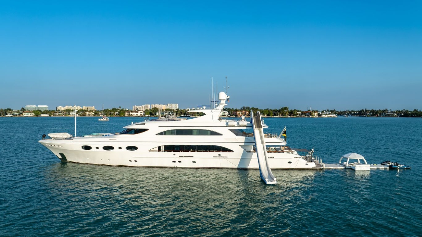 Luxury Superyacht SWEET CAROLINE II.jpg