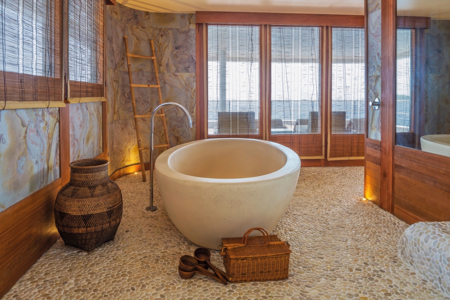 Luxury bath.jpg