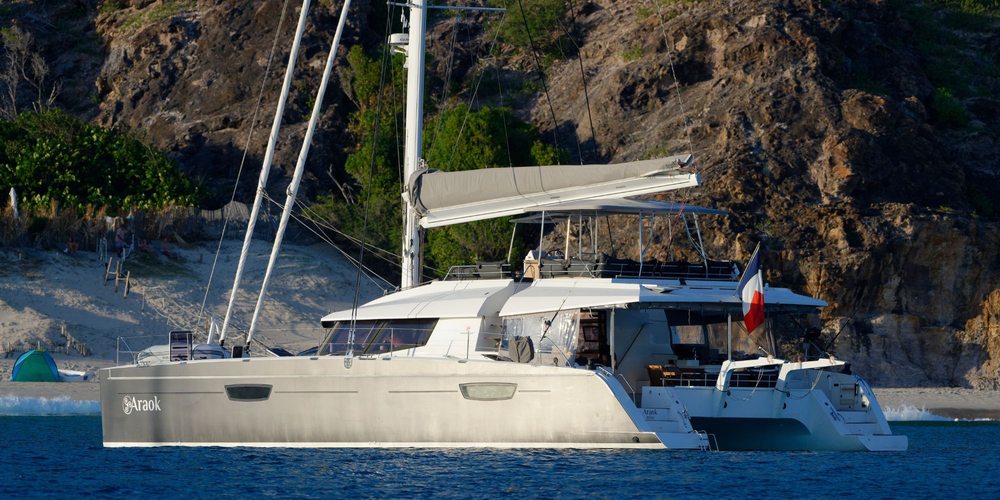 Luxury catamaran yacht ARAOK.jpg