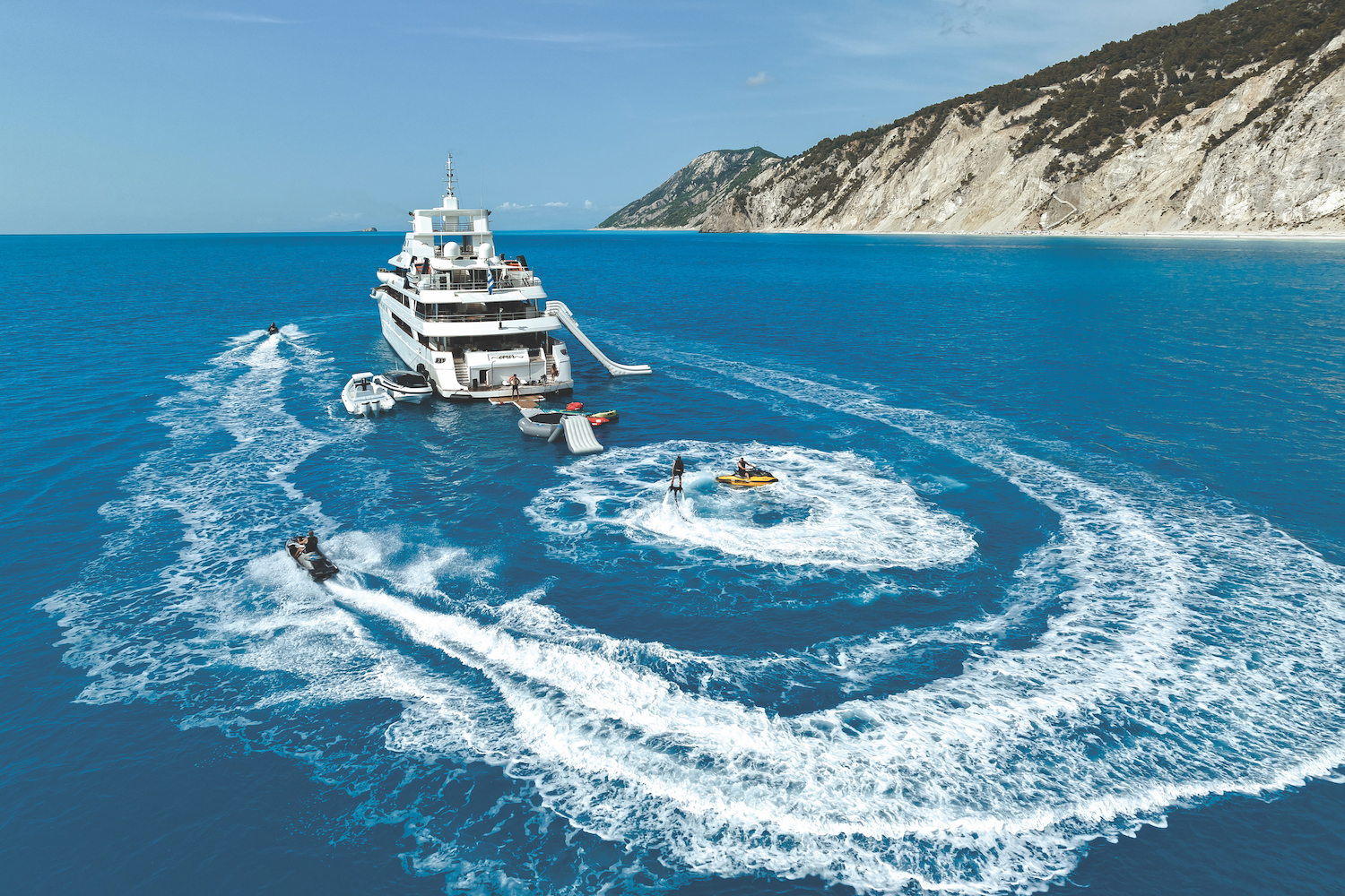Luxury motor yacht EMIR.jpg