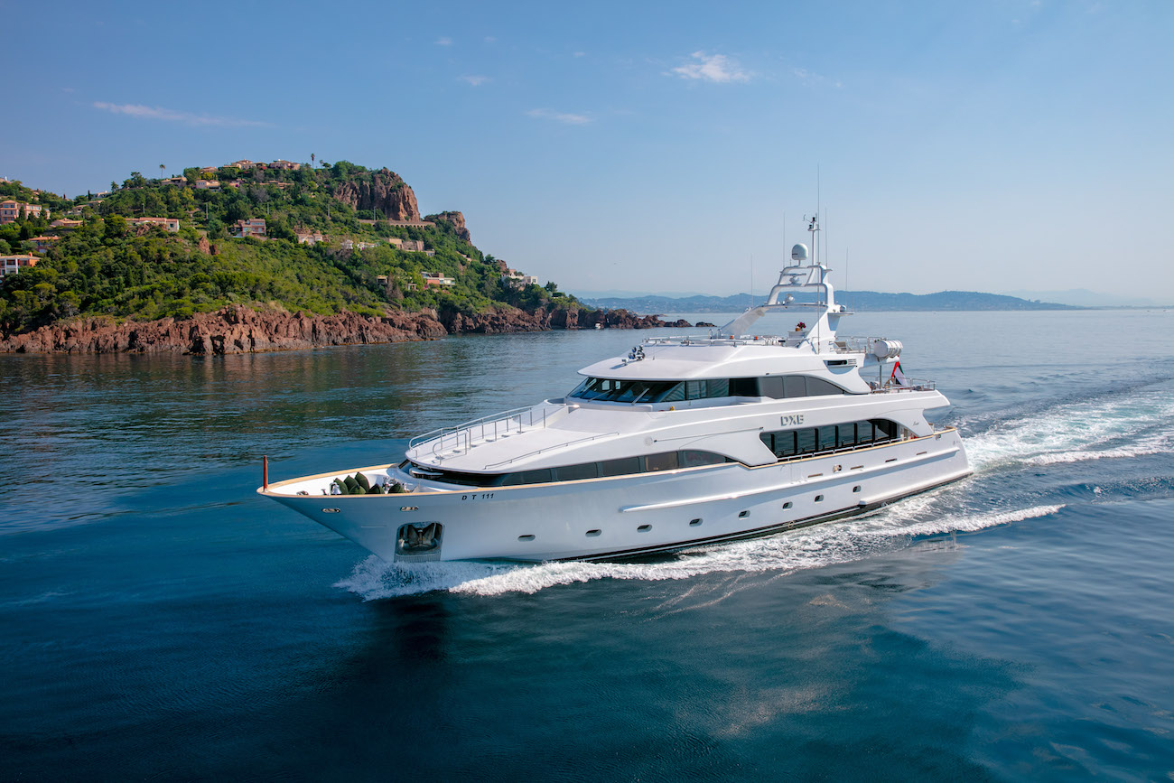 Luxury superyacht DXB.jpg
