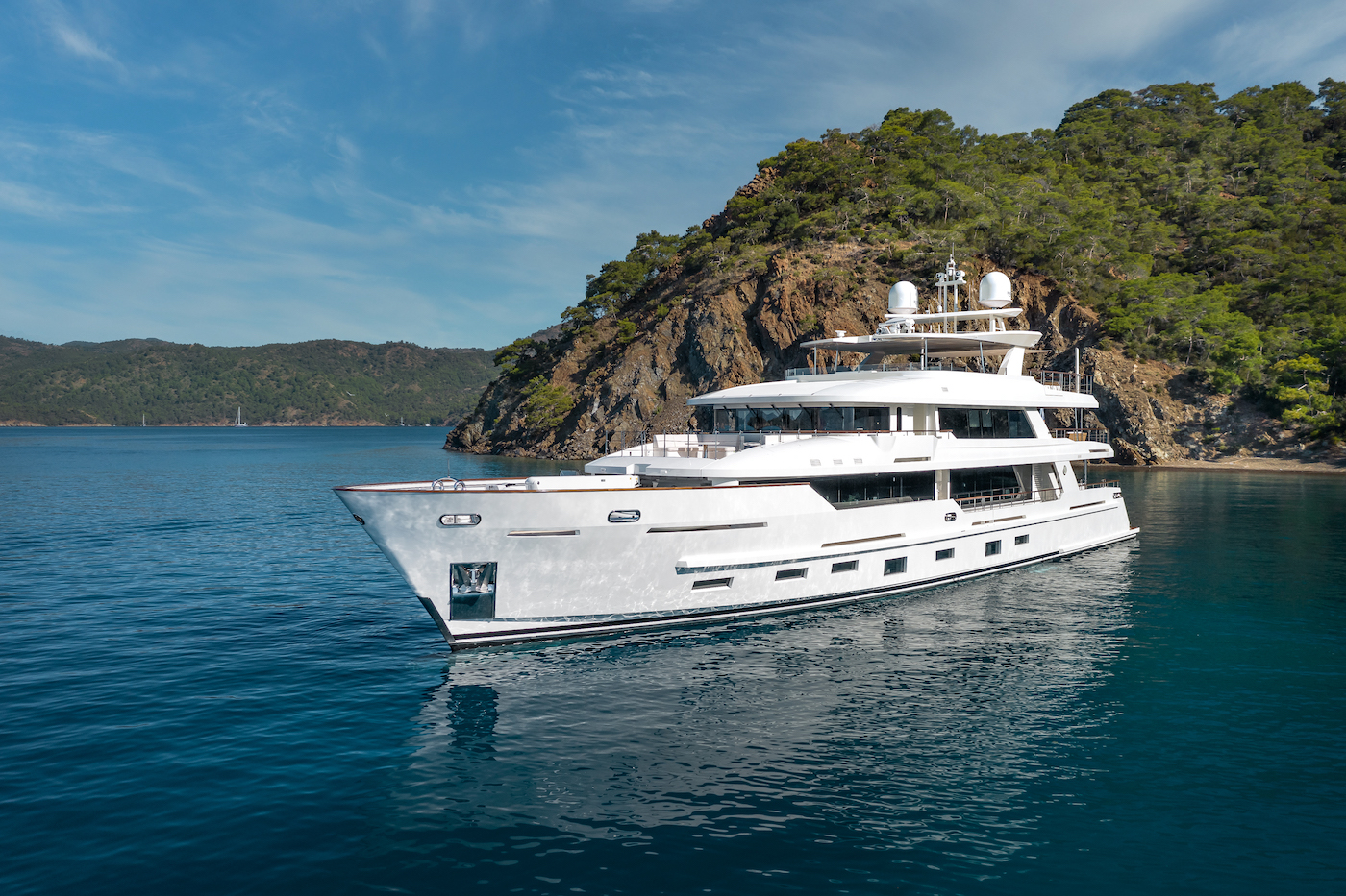 Luxury yacht SUNRISE.jpg