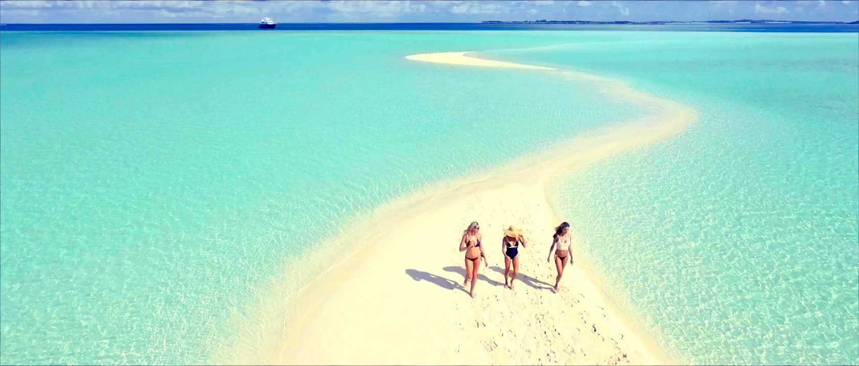 Luxury yacht charter vacation 00001.jpg
