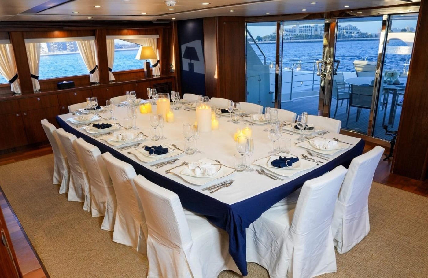 Main Cabin 01.jpg