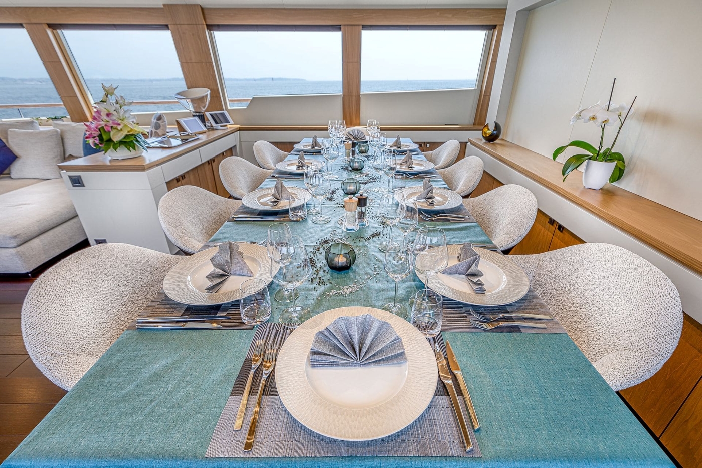 Main Dining 02.jpg