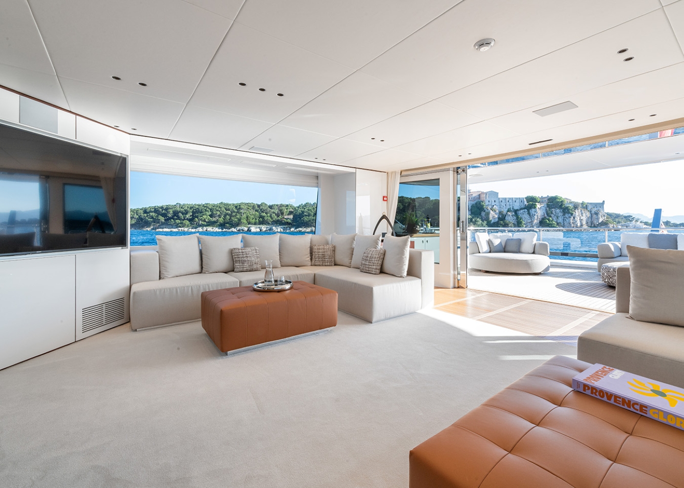 Main Salon With Sea Views 01.jpg