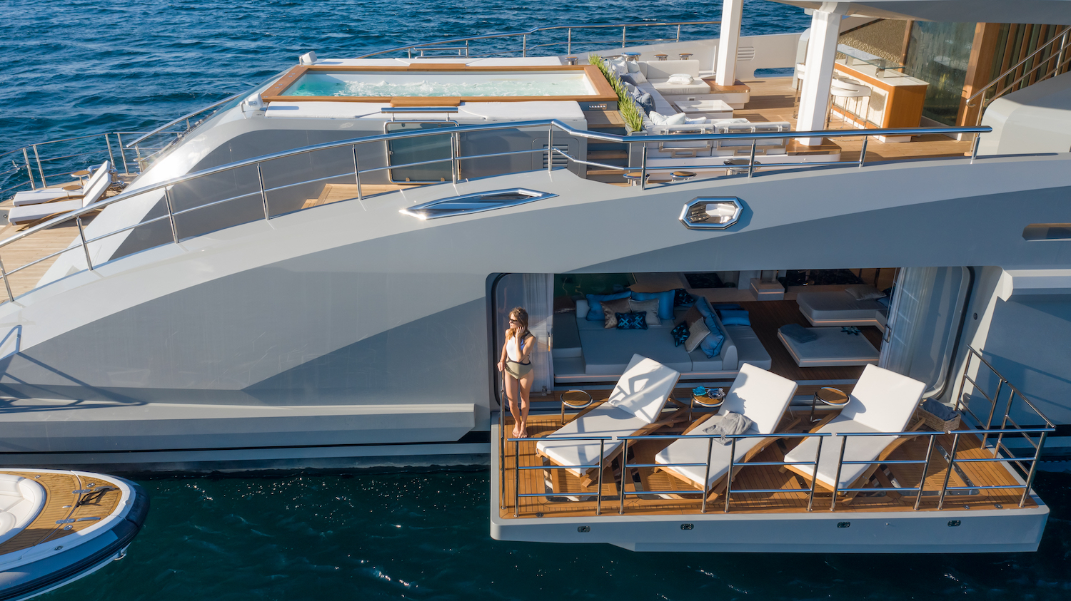 Main deck pool.jpg