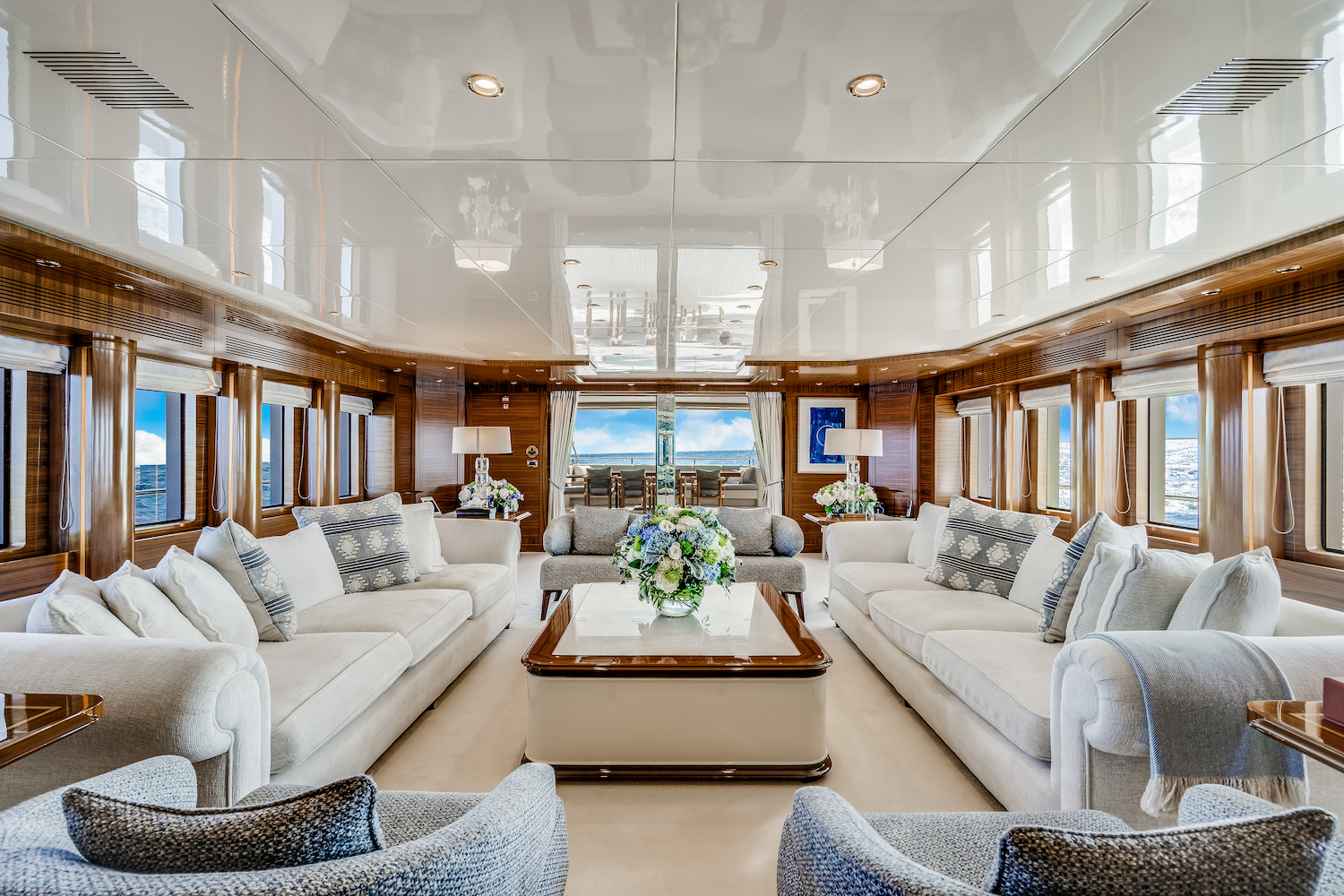 Main deck salon (4).jpg
