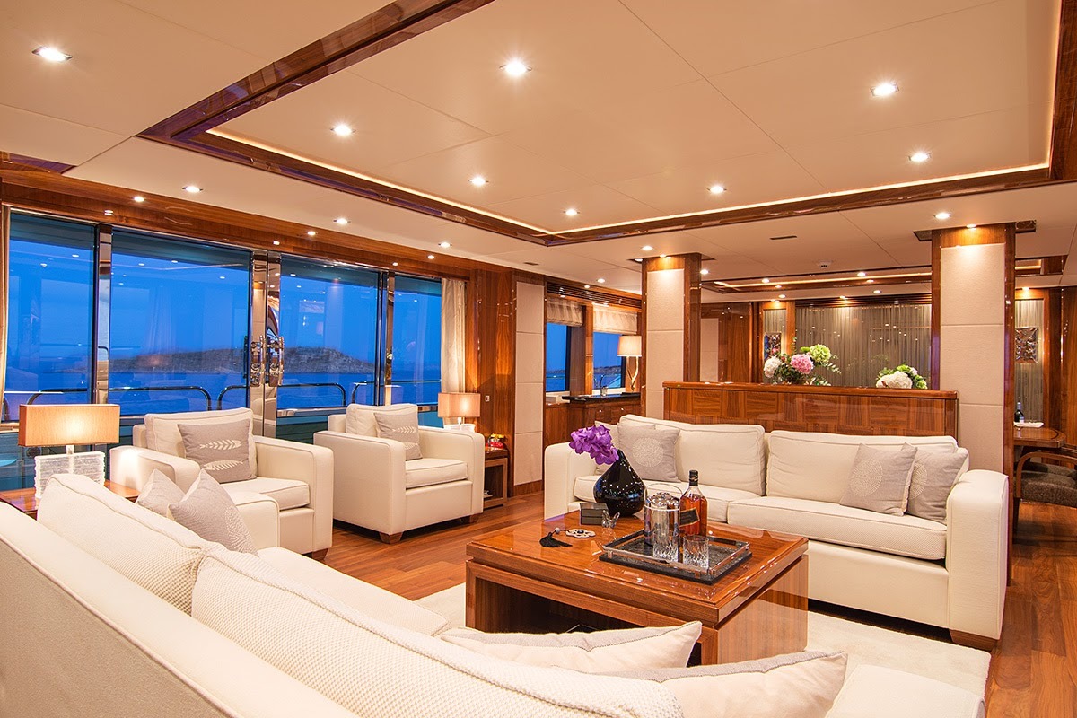 Main salon with port side doors.jpg