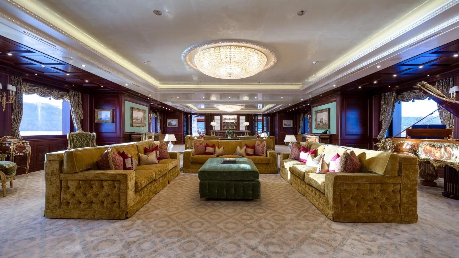 Main saloon - Jeff Brown.jpg