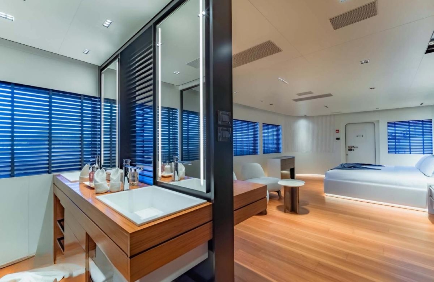 Master Bathroom 041.jpg