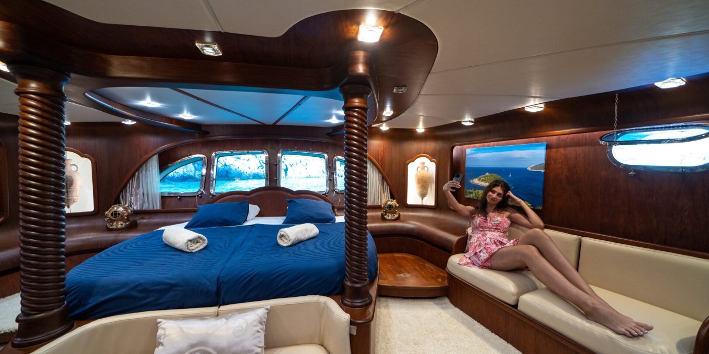 Master Stateroom 07.jpg