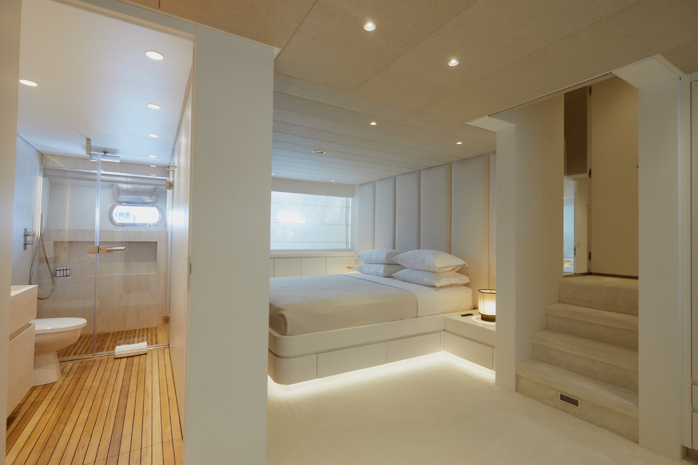 Master Stateroom With Bath.jpg