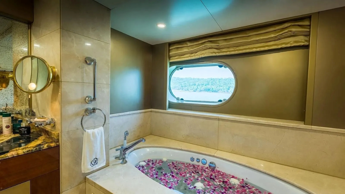 Master Washroom with bathtub area.jpg