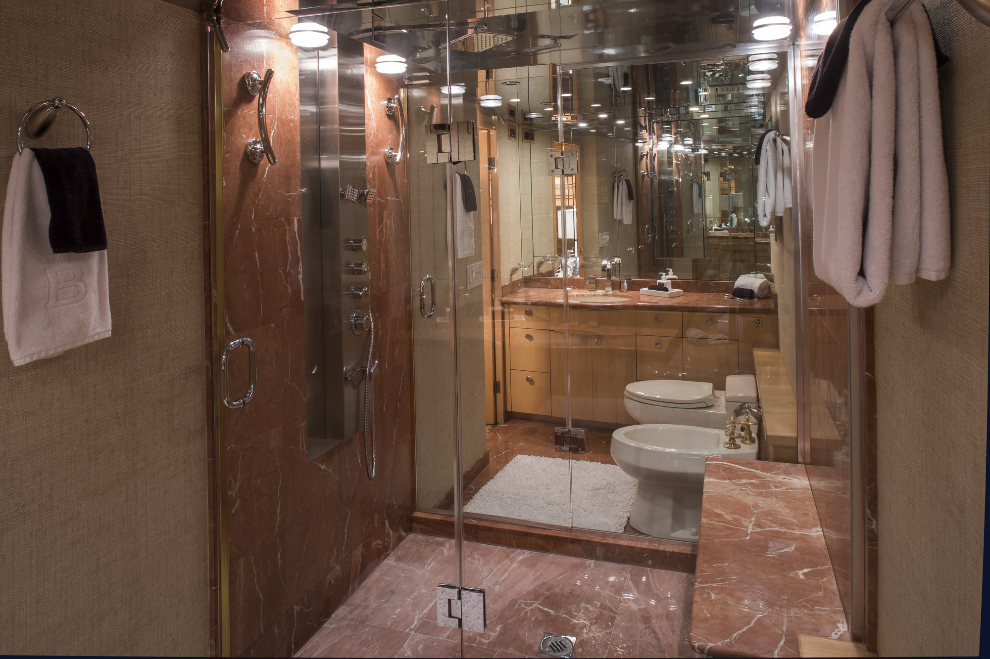 Master cabin ensuite.jpg