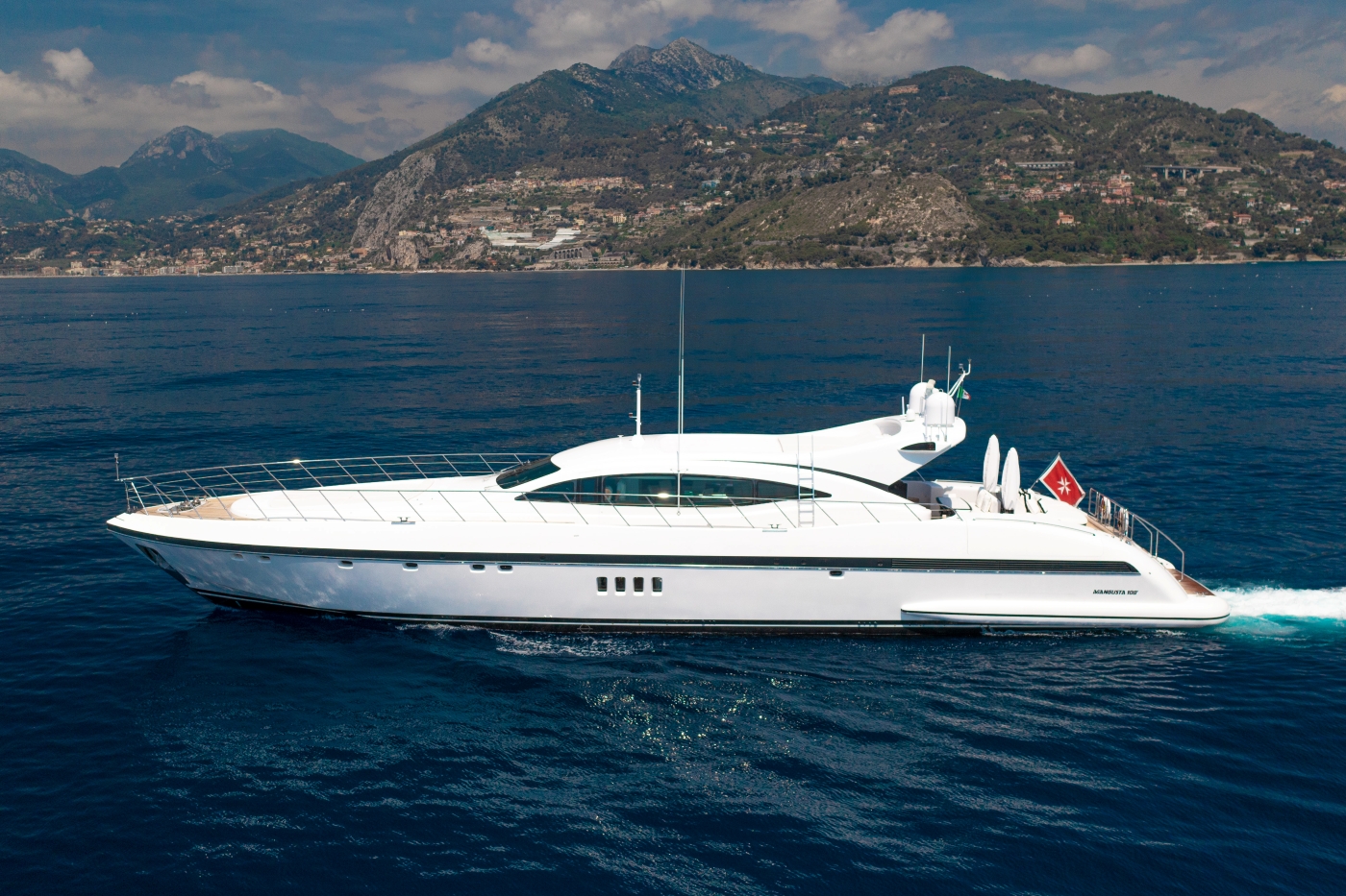 Motor Yacht 1k.jpg