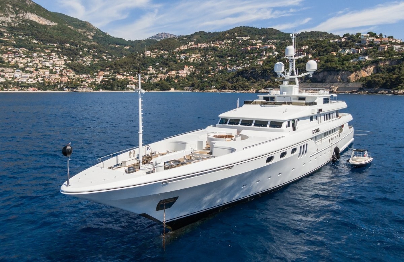 Motor Yacht APOGEE.jpg