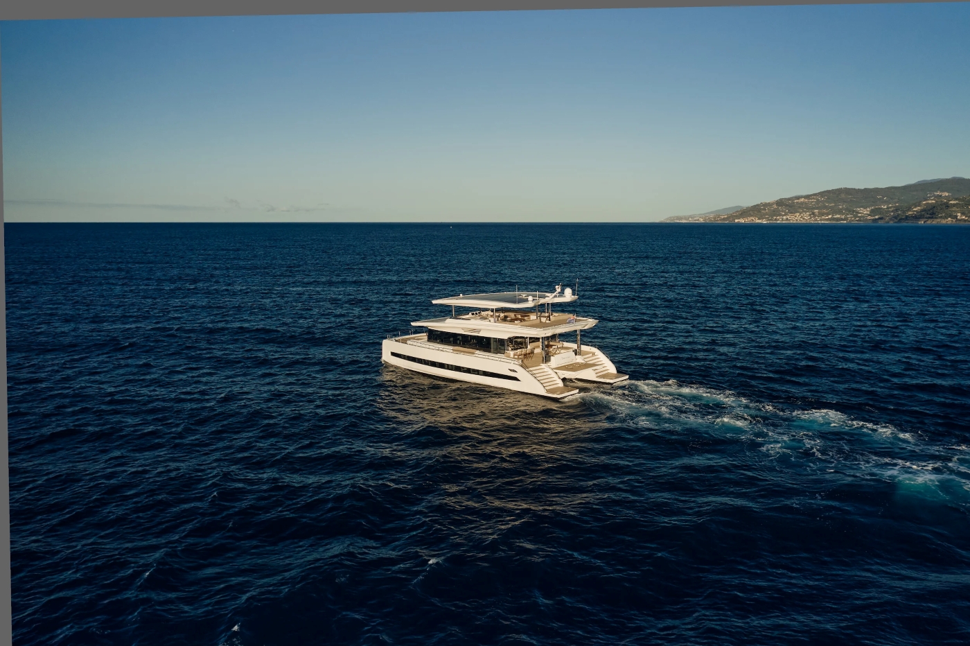 Motor Yacht ATRAVERSIA.jpg