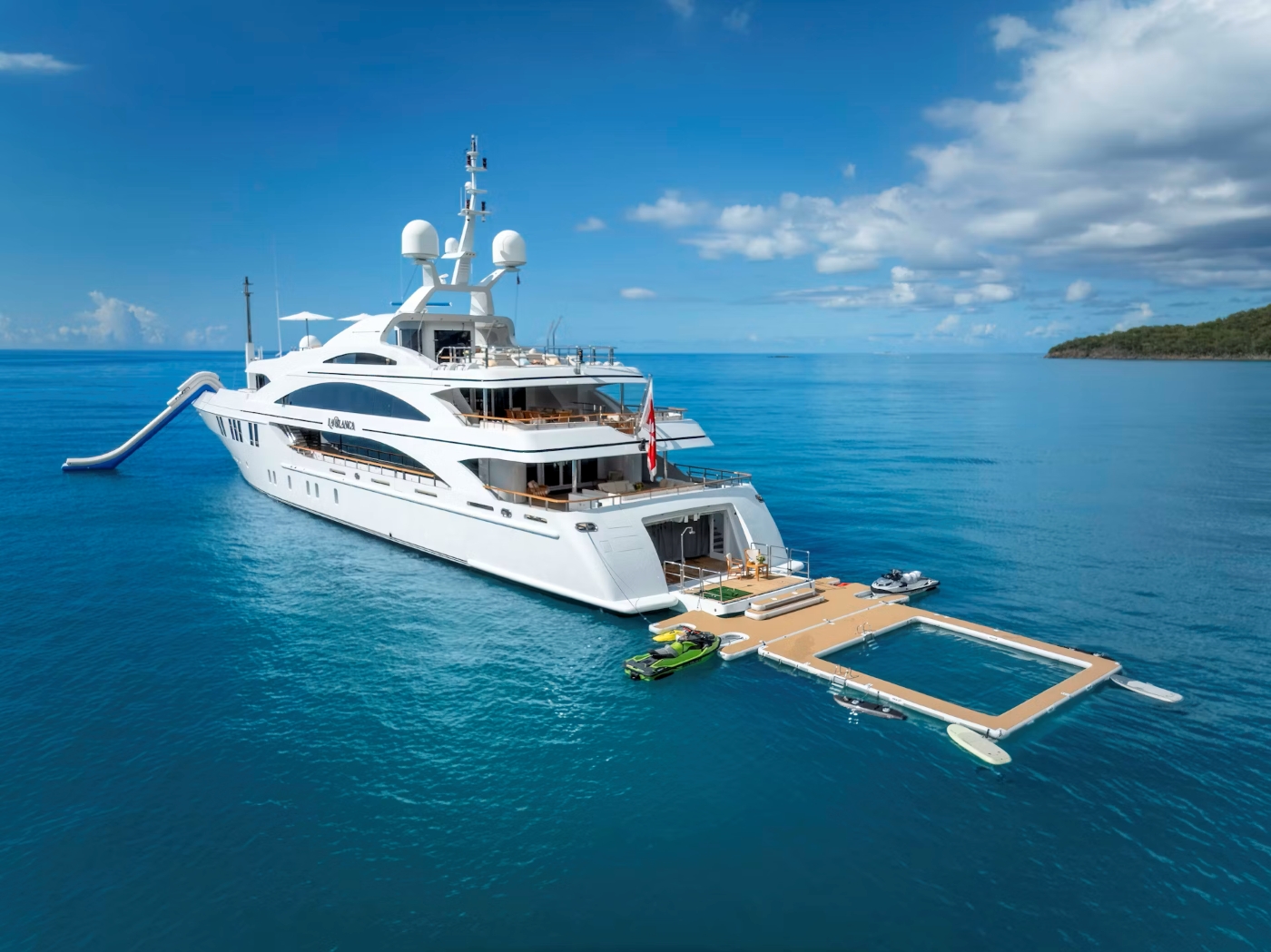 Motor Yacht LA BLANCA.jpg