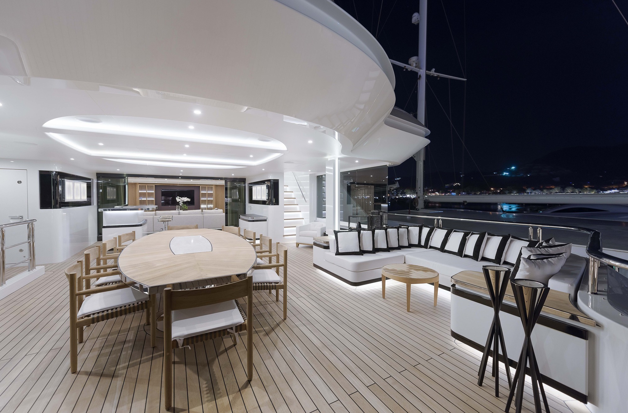 Motor Yacht LIQUID SKY by CMB Yachts - aft alfresco.jpg
