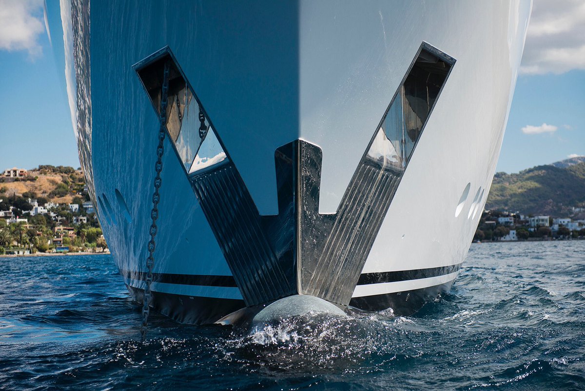 Motor Yacht LIQUID SKY by CMB Yachts - bow.jpg