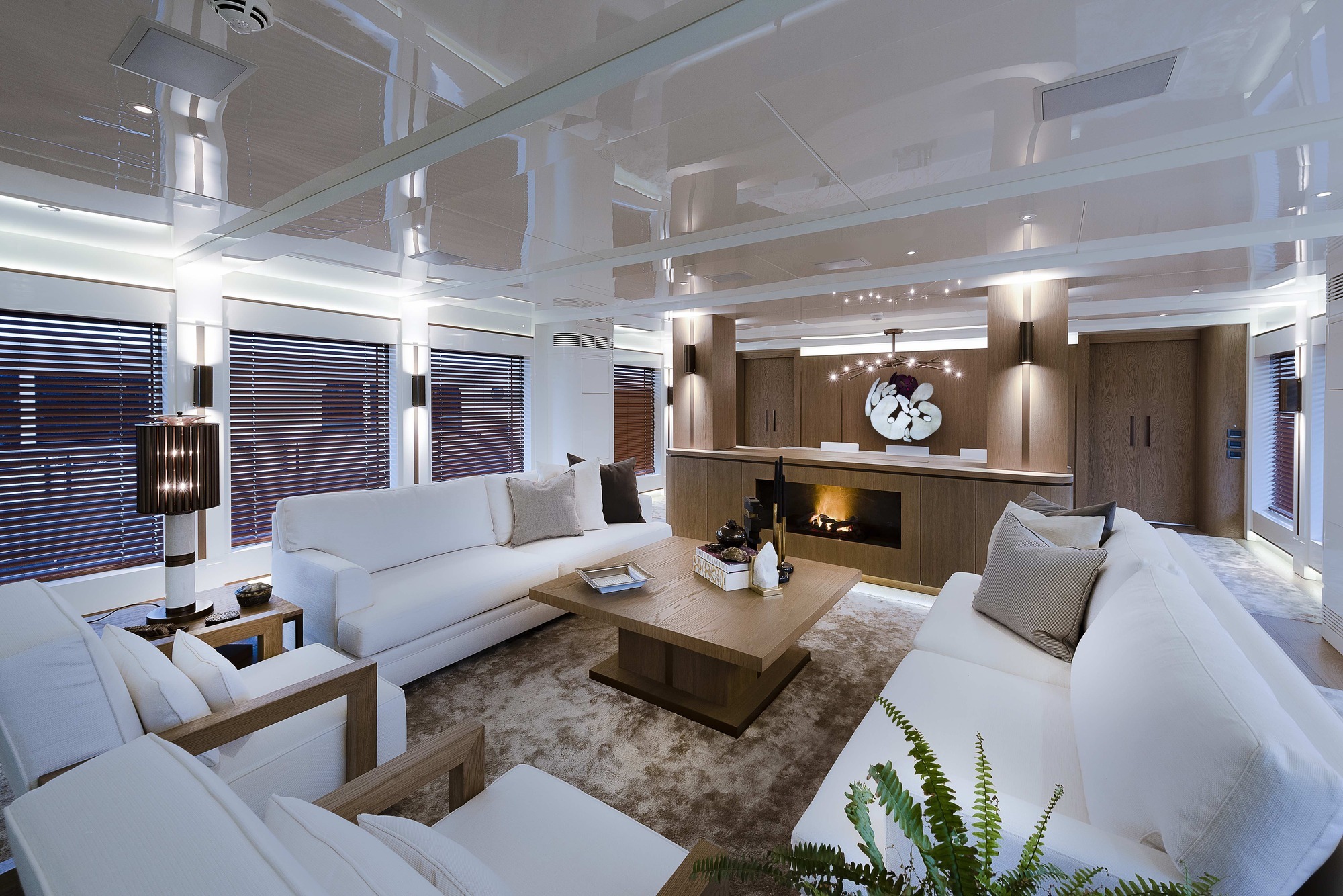 Motor Yacht LIQUID SKY by CMB Yachts - salon.jpg