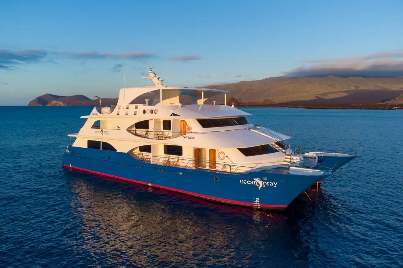 Motor Yacht OCEAN SPRAY.jpg