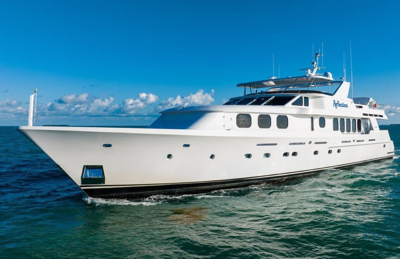 Motor Yacht SEAQUEST.jpg