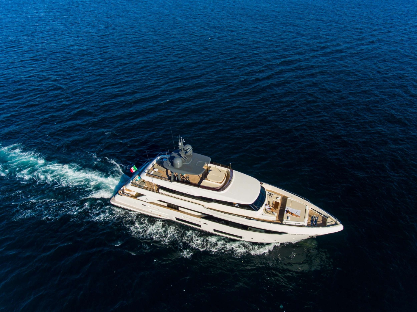Motor Yacht SOUTH.jpg