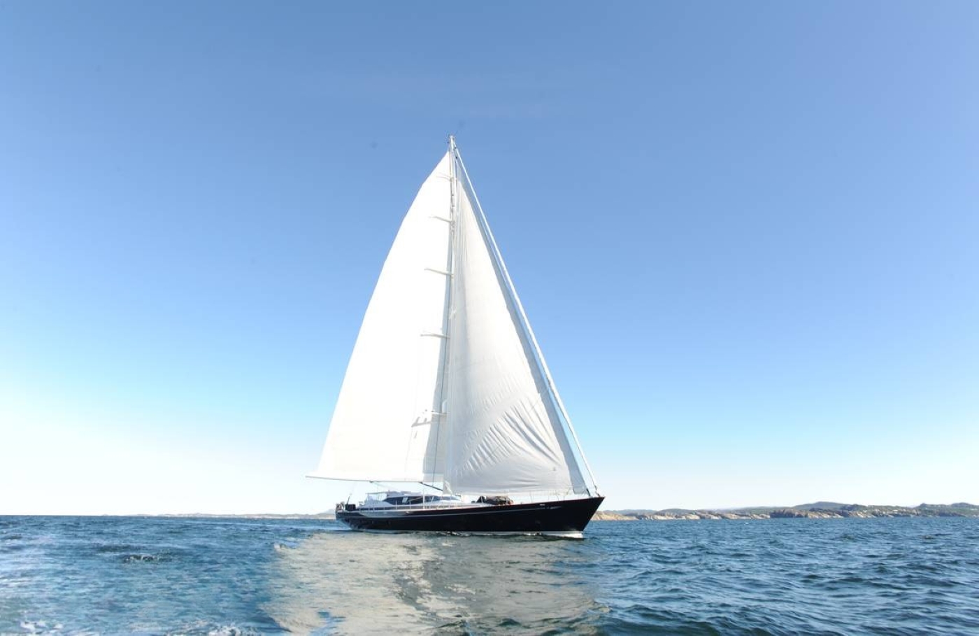 Motor Yacht THANDEKA.jpg