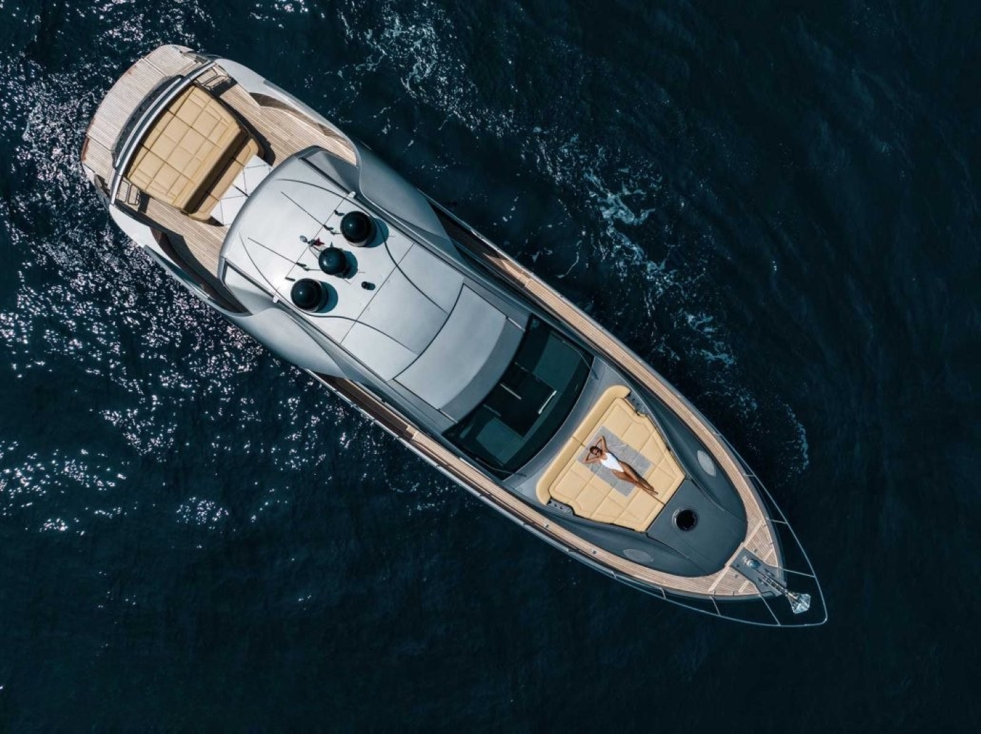 Motor Yacht VELES.jpg