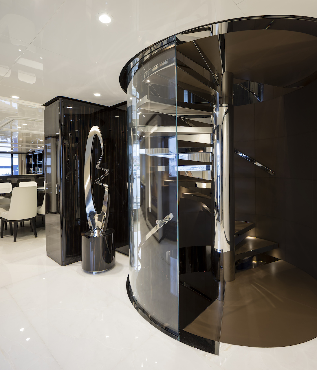 Motor yacht ANDIAMO - staircase.jpg