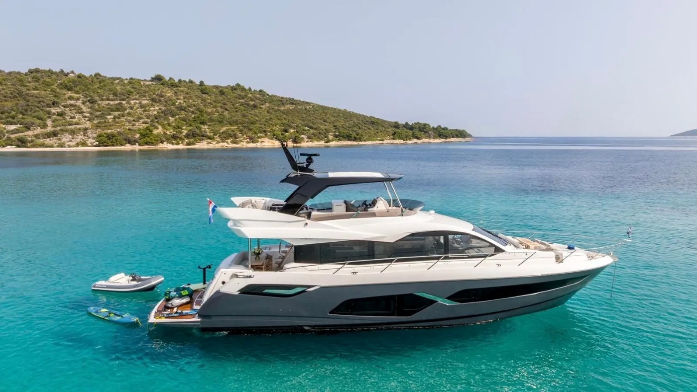 Motor yacht APOLLO.jpg