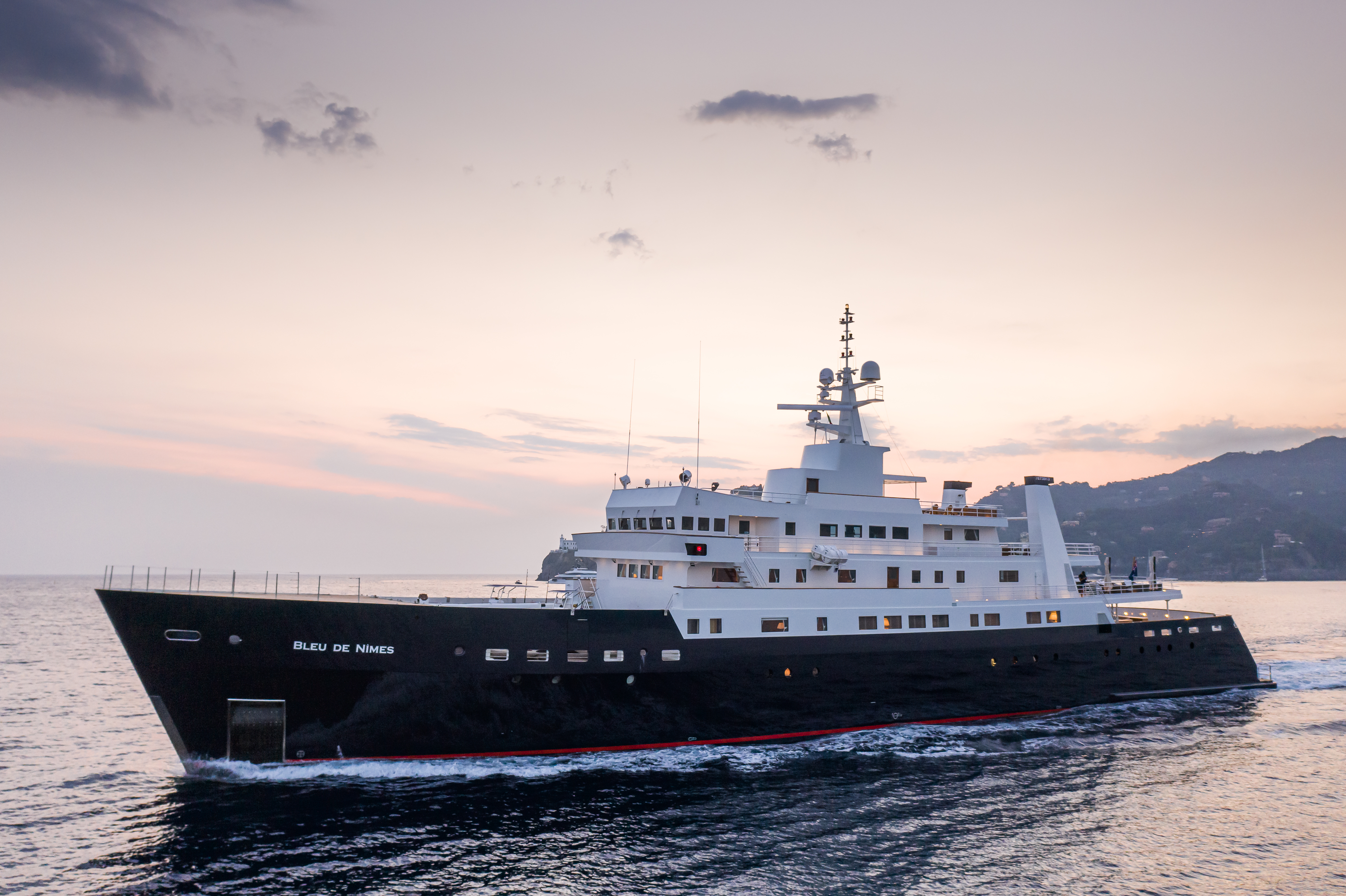 Motor yacht BLEU DE NIMES after 2020 refit.jpg