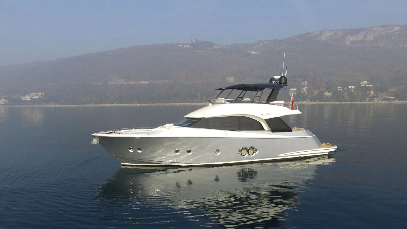 Motor yacht IT'S MAGIC.jpg