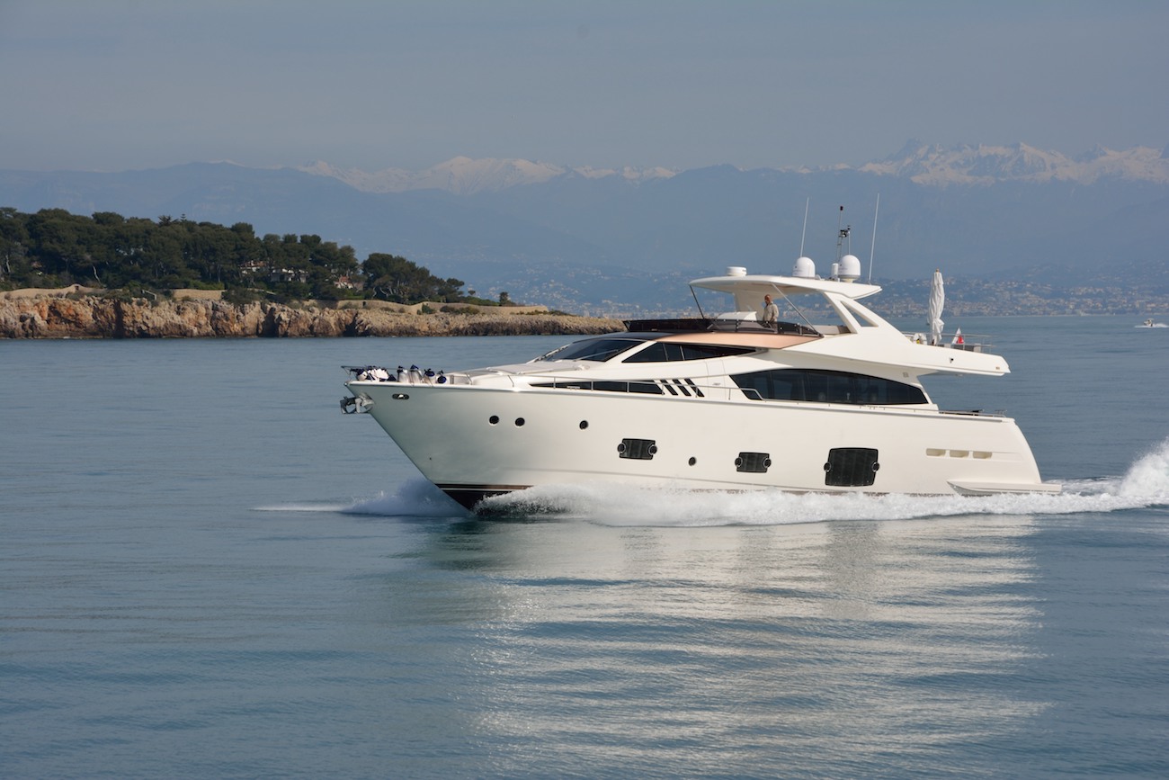 Motor yacht JPS.jpg