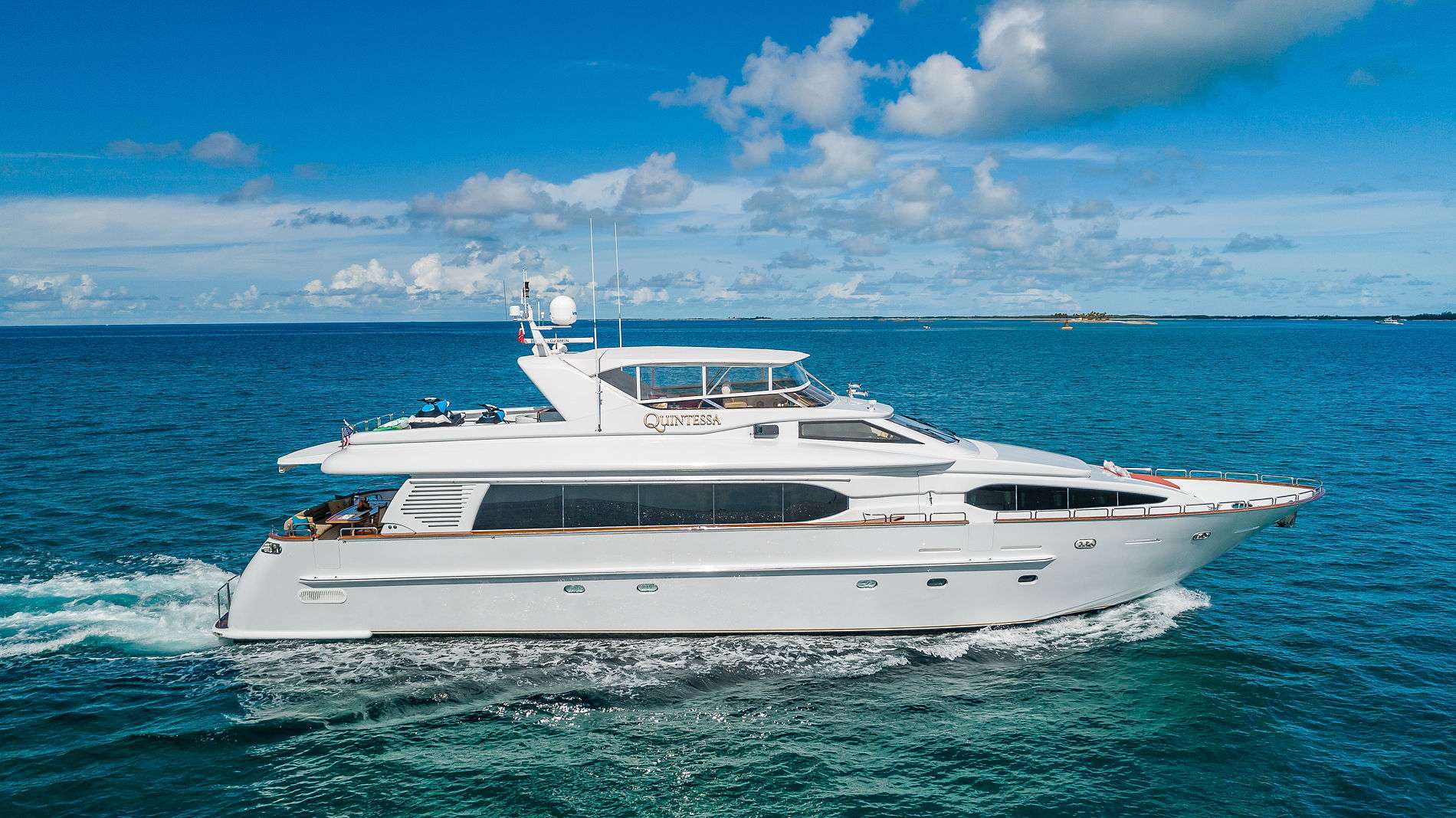 Motor yacht QUINTESSA profile.jpg