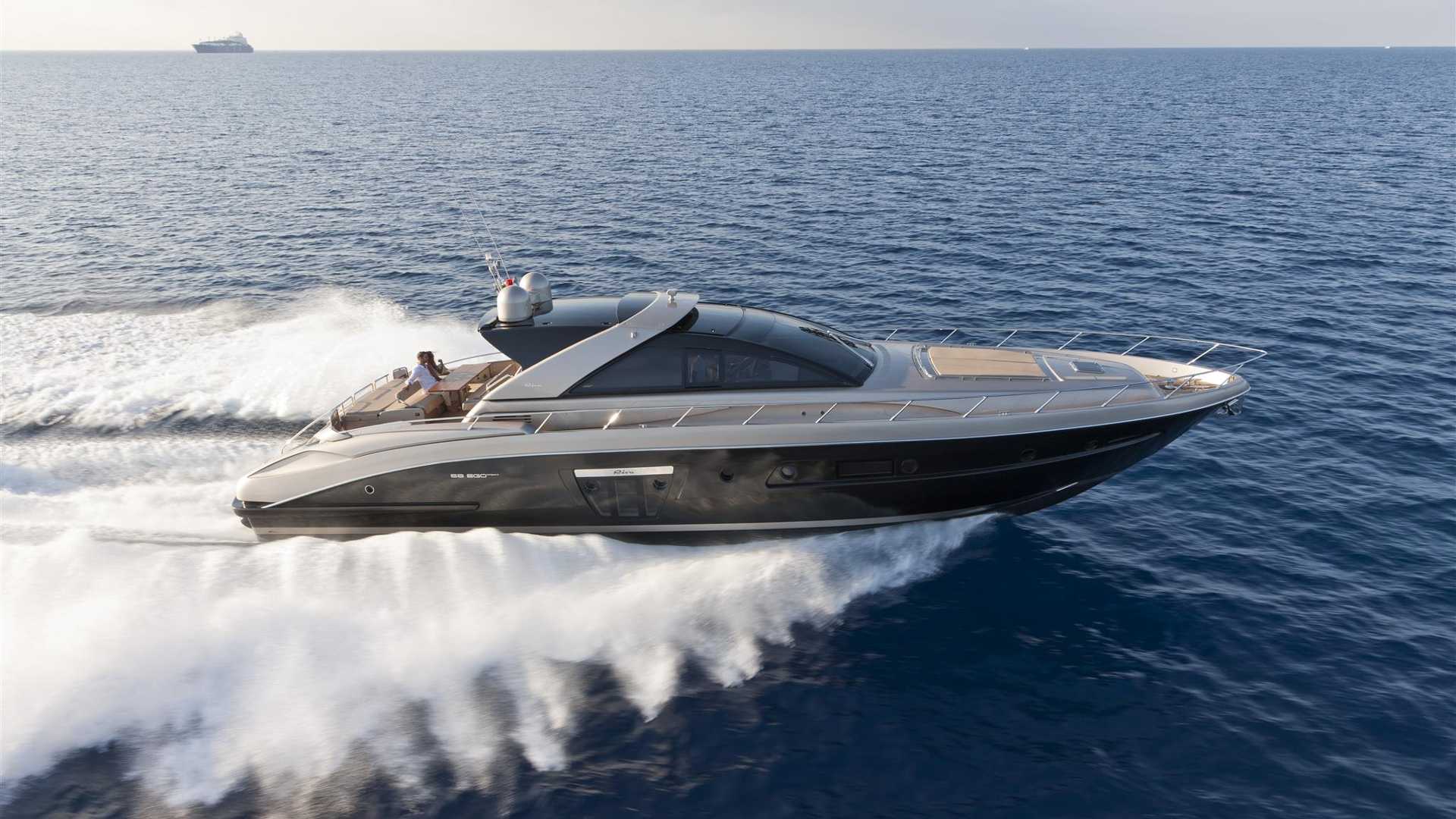 Motor yacht R (ex Ego Super).jpg